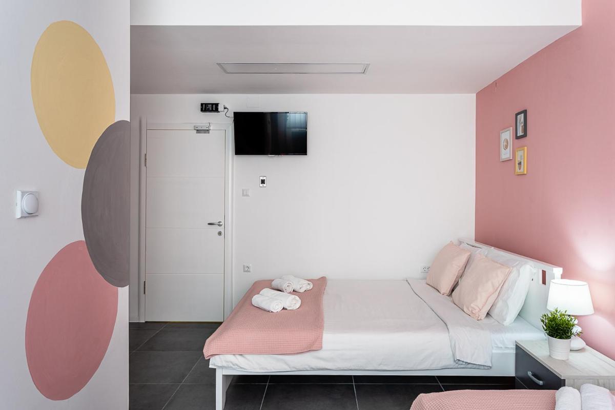 Kostovski Rooms-Near E75 To Greece Veles Exterior photo