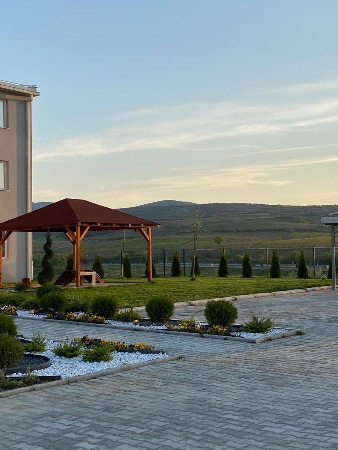 Kostovski Rooms-Near E75 To Greece Veles Exterior photo