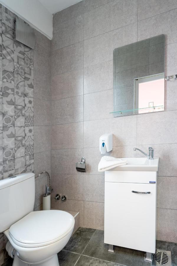 Kostovski Rooms-Near E75 To Greece Veles Exterior photo